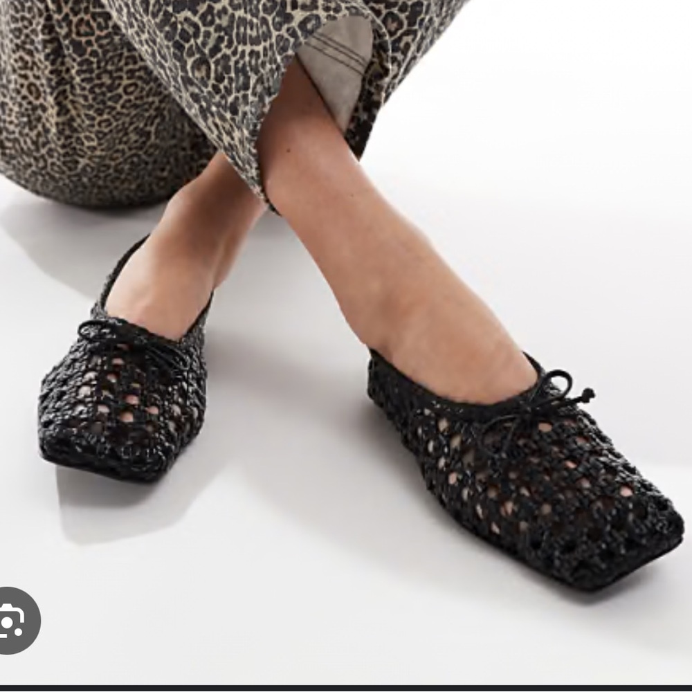 Elegant Black Woven Women's Shoes